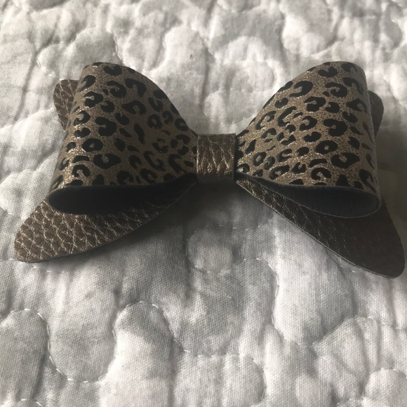 Leopard Glam Hair Bow - Picture 4 of 4